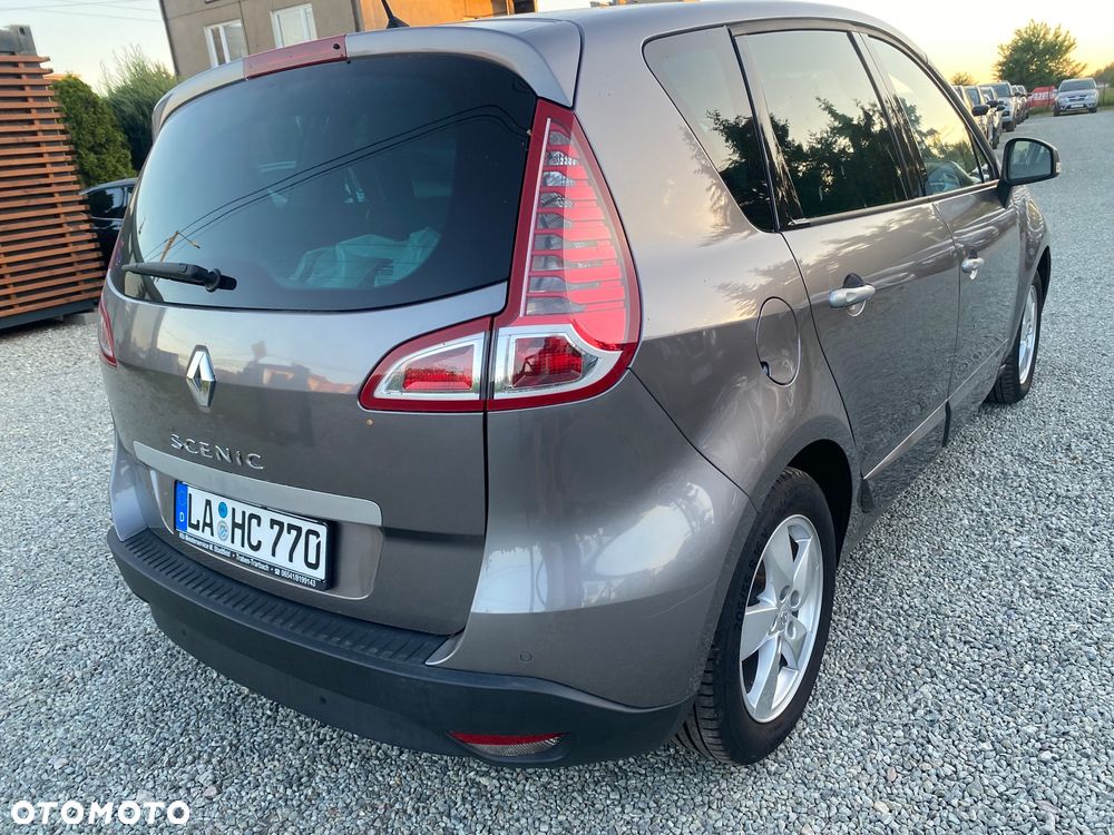 Renault Scenic 1.6 16V 110 Dynamique - 12