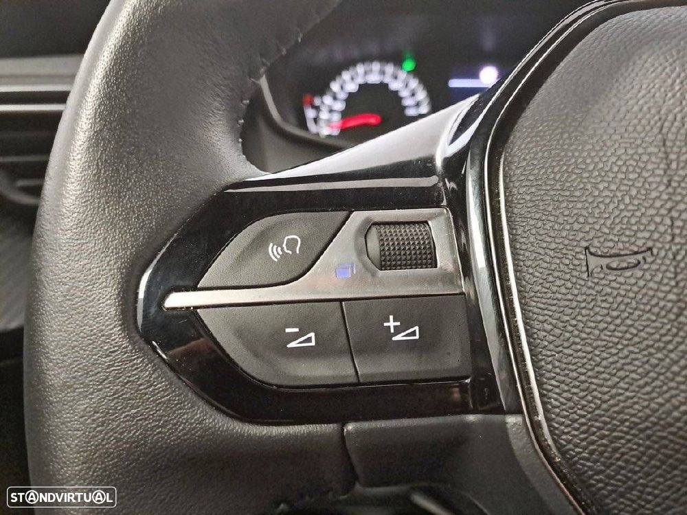 Peugeot 2008 1.2 PureTech Style - 16