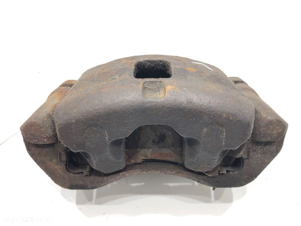 ZACISK LEWY PRZÓD  ISUZU RODEO samochód terenowy zamknięty 1997 - 2004 3.2 V6 151 kW [205 KM] - 1