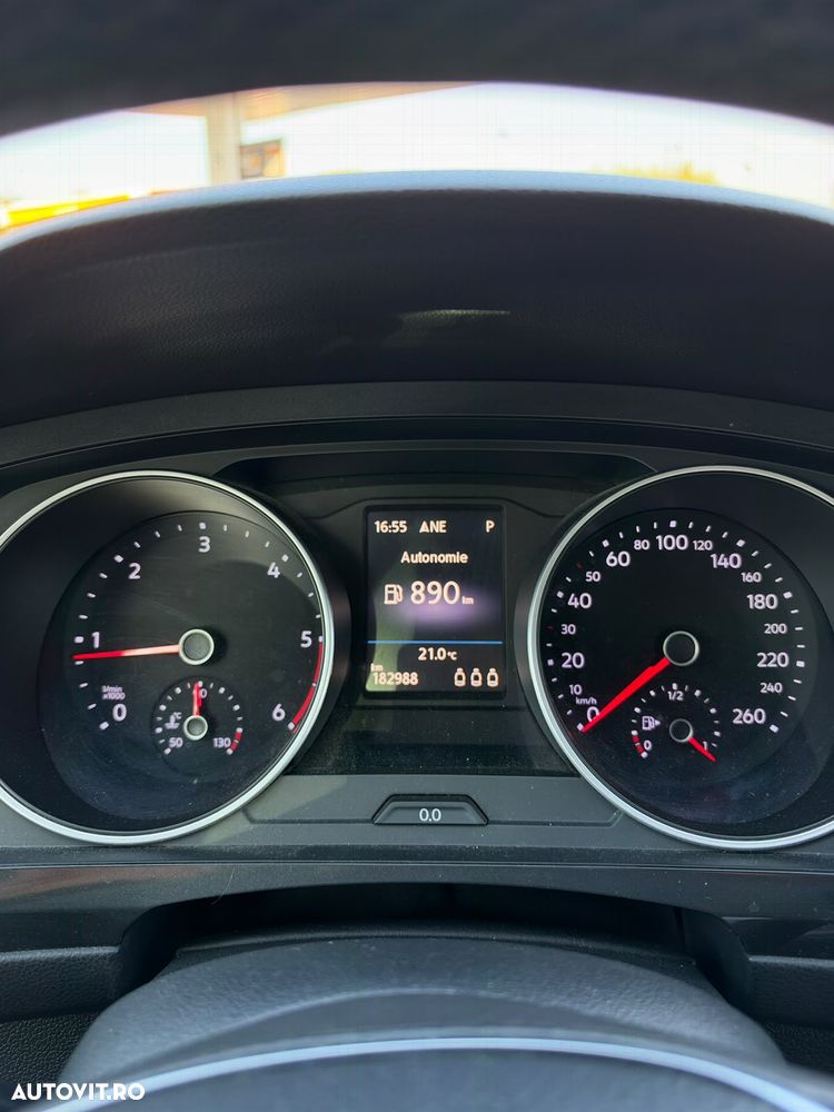 Volkswagen Tiguan - 12