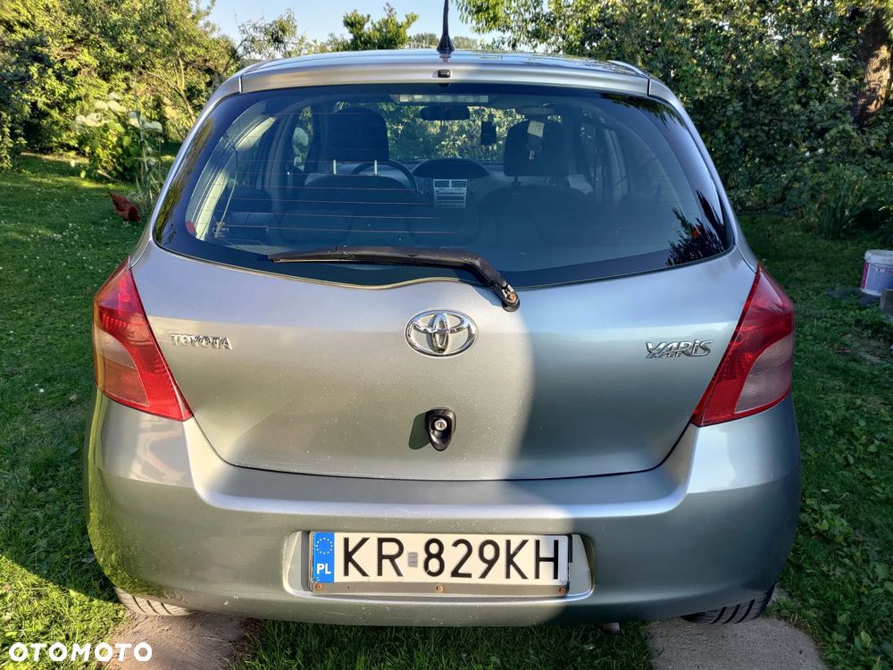 Toyota Yaris 1.0 Luna A/C - 3