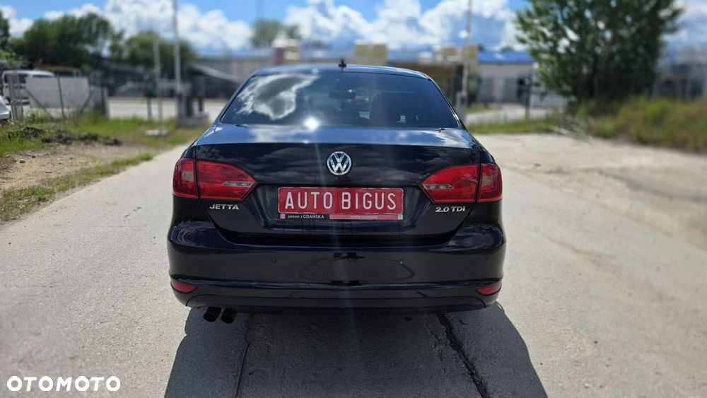 Volkswagen Jetta - 8