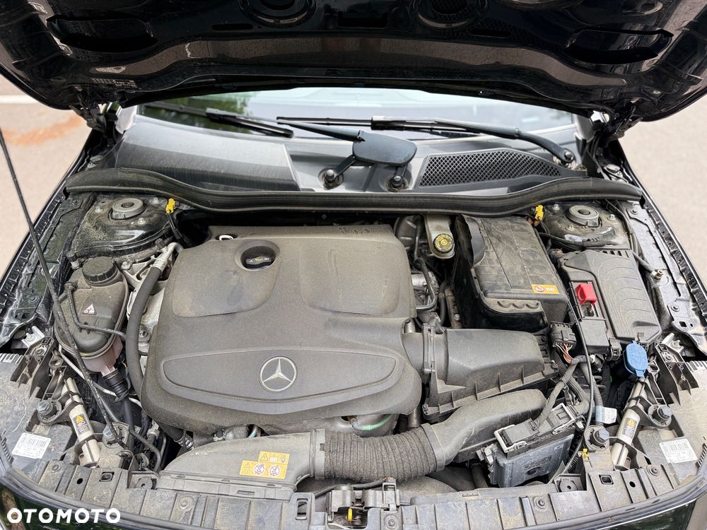 Mercedes-Benz GLA 200 7G-DCT Urban - 30