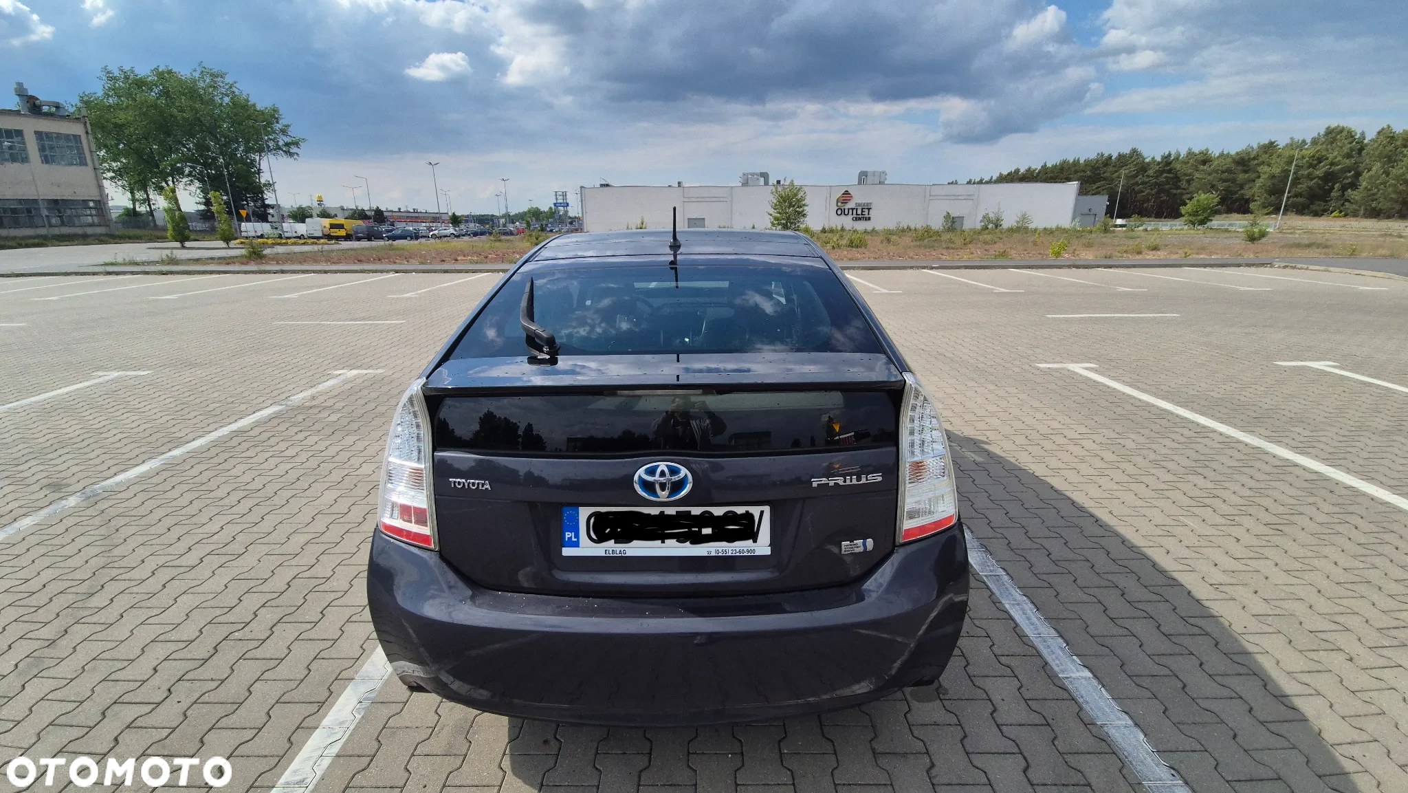 Toyota Prius (Hybrid) Executive - 6