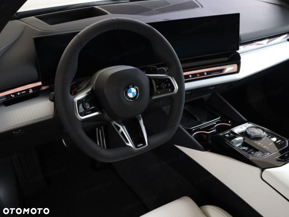 BMW Seria 5 540d xDrive mHEV M Sport - 8