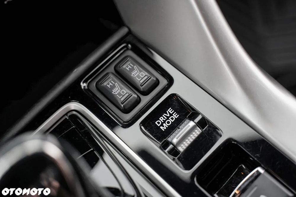 Mitsubishi Eclipse Cross Plug-In Hybrid 4WD Top - 34