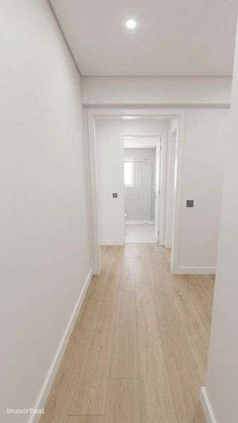 T2 Exclusivo em Remodelação | Belas - Grande imagem: 2/11