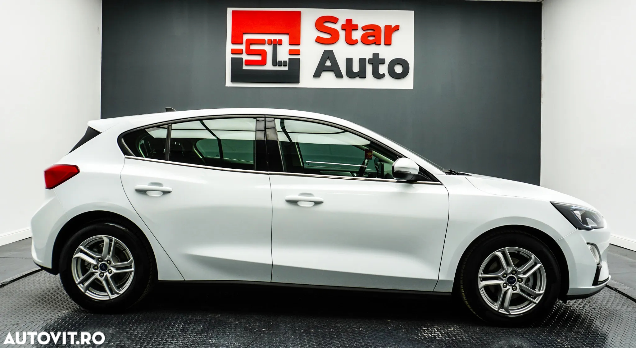 Ford Focus 1.0 EcoBoost Trend Edition - 11