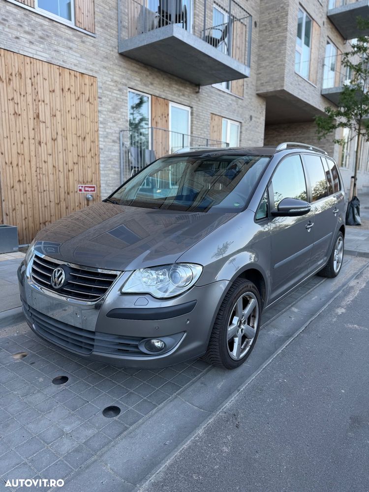 Volkswagen Touran 2.0 TDI DPF Highline - 2