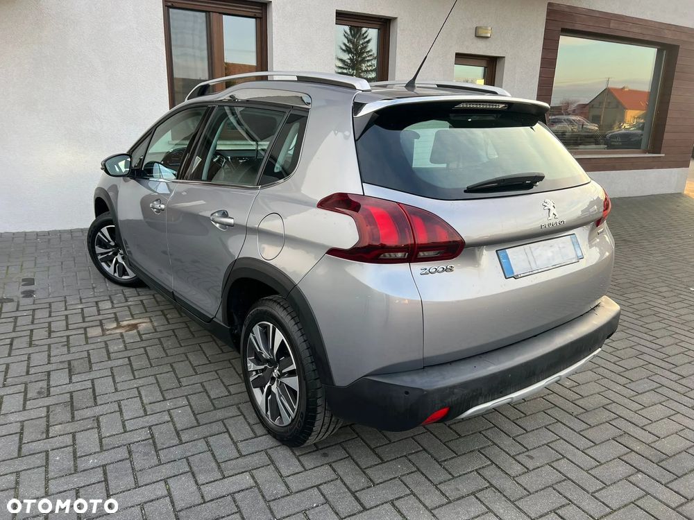 Peugeot 2008 - 4