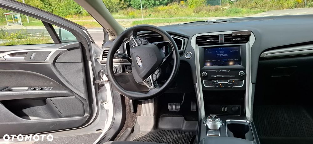 Ford Fusion - 17