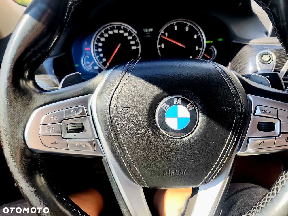 BMW Seria 7 740d xDrive - 17