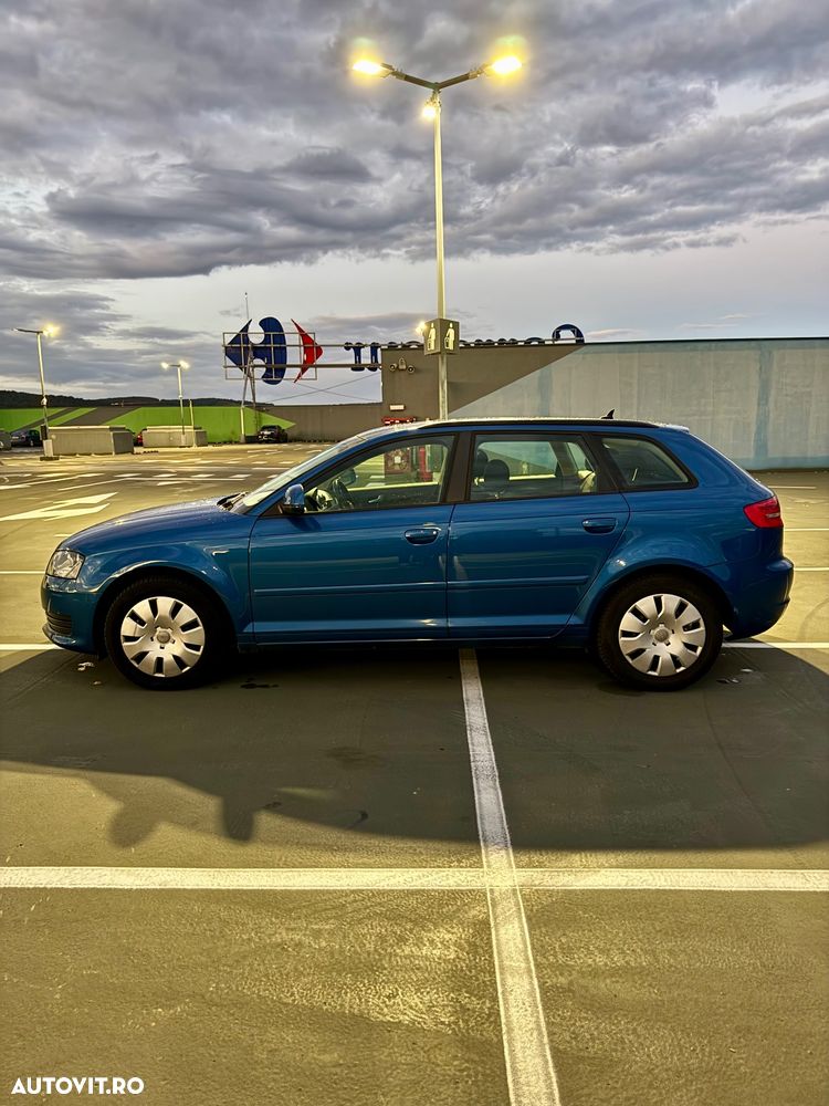 Audi A3 2.0 TDI Sportback Ambiente - 2