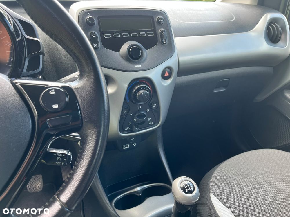Toyota Aygo x-clusiv - 8