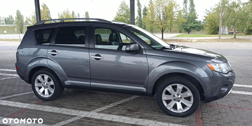 Mitsubishi Outlander 2.2 DID Intense + - 9