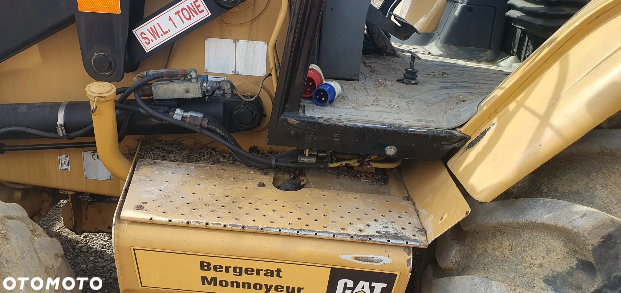 Caterpillar 428C - 6