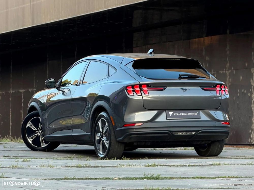 Ford Mustang Mach-E 75.7 kWh Premium AWD - 37