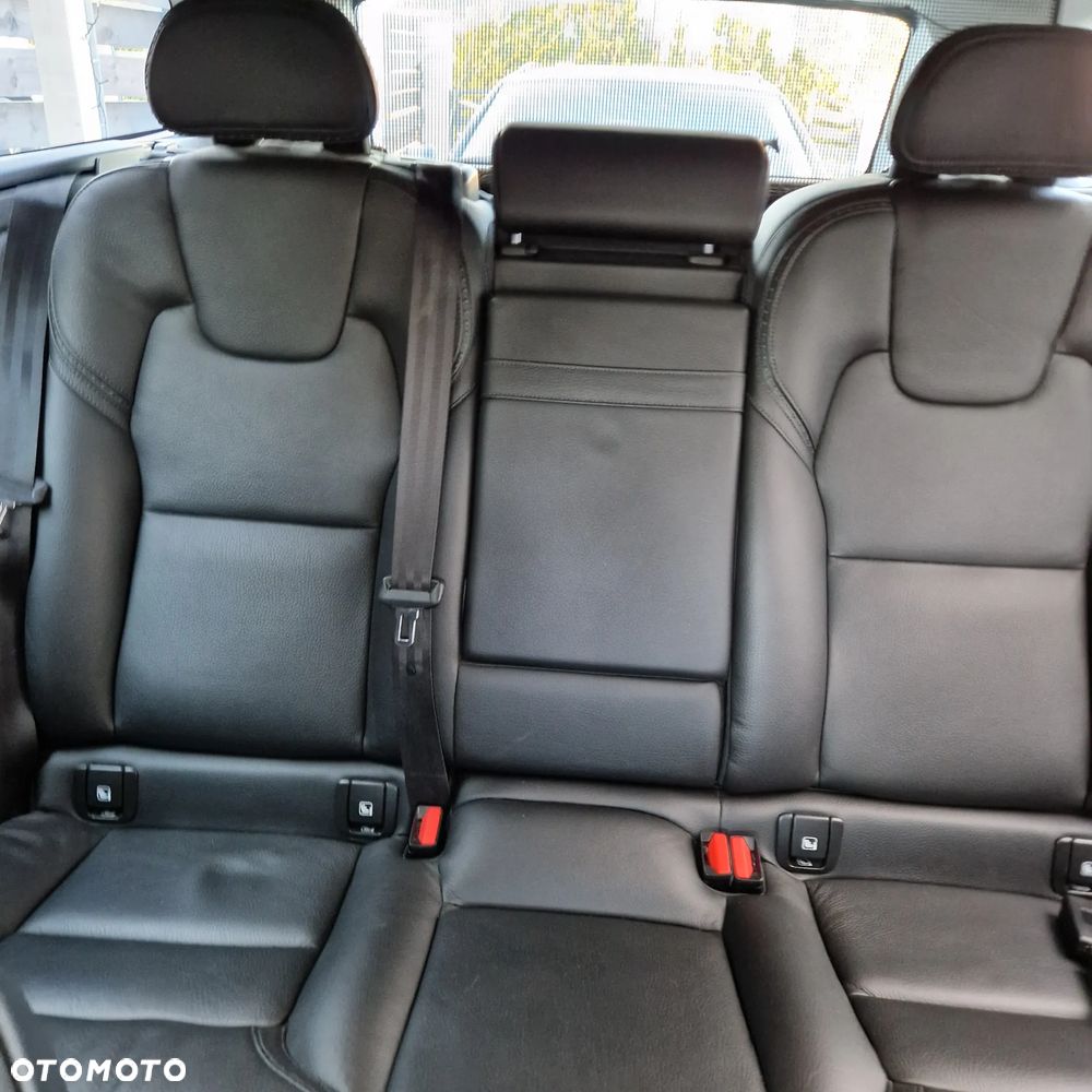 Volvo V90 D5 AWD Momentum - 24