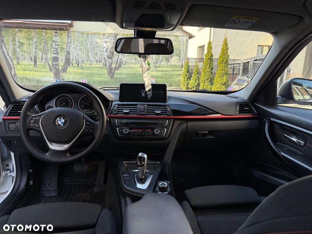 BMW Seria 3 320d Sport Line - 13