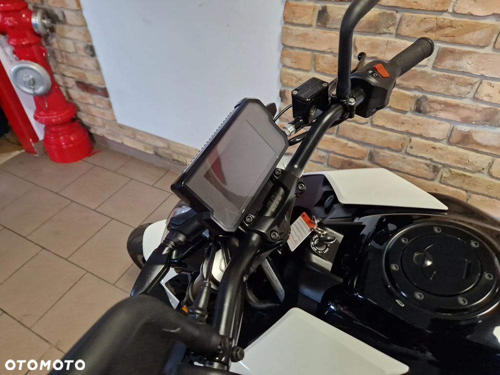 KTM Duke 125 - 19