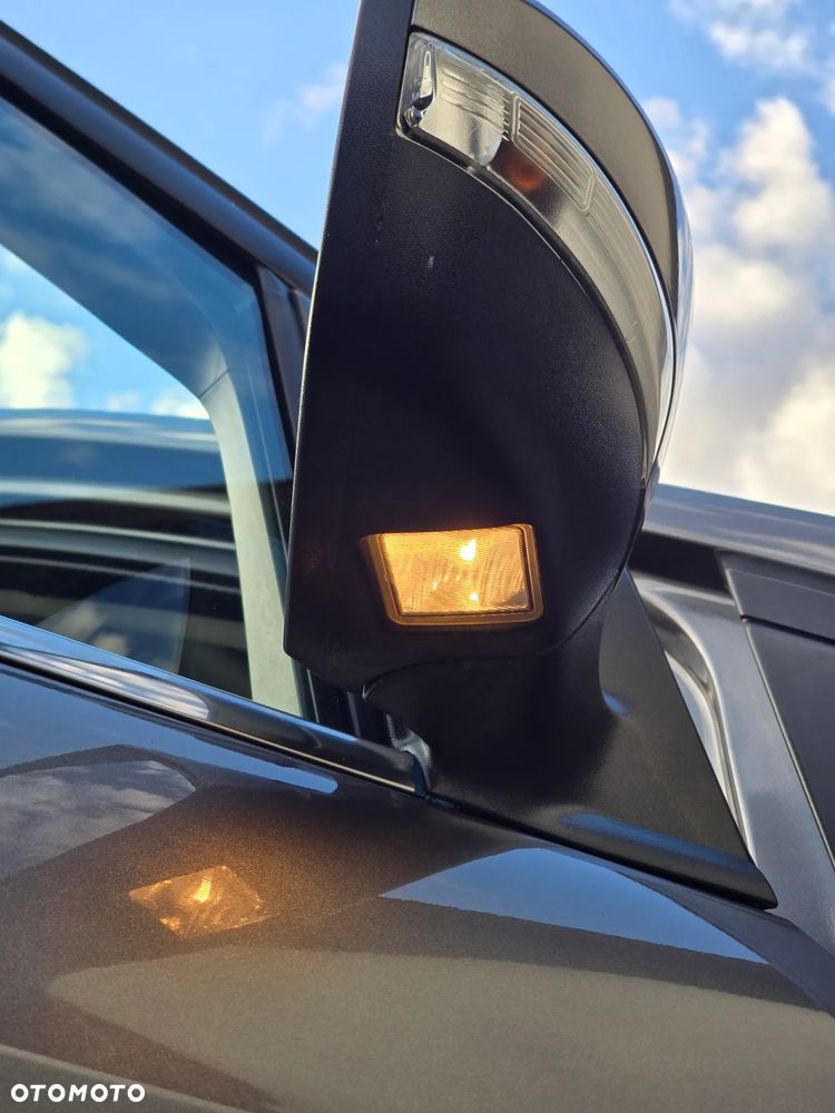 Ford Kuga 2.0 TDCi 2x4 Titanium - 14