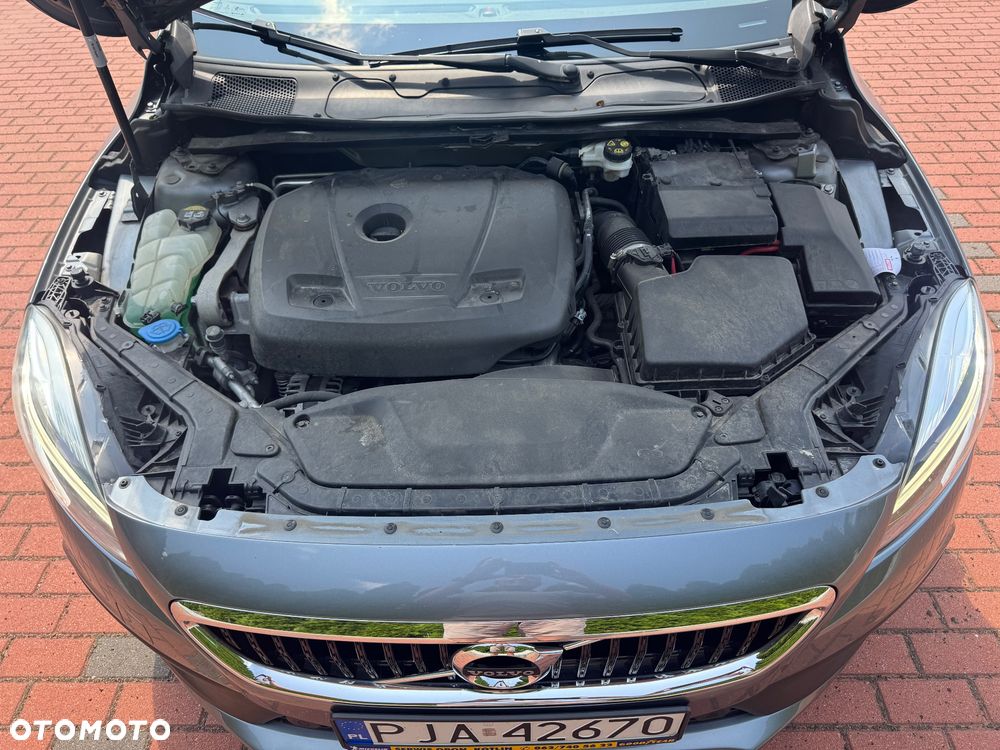 Volvo V40 T3 Geartronic Summum - 17