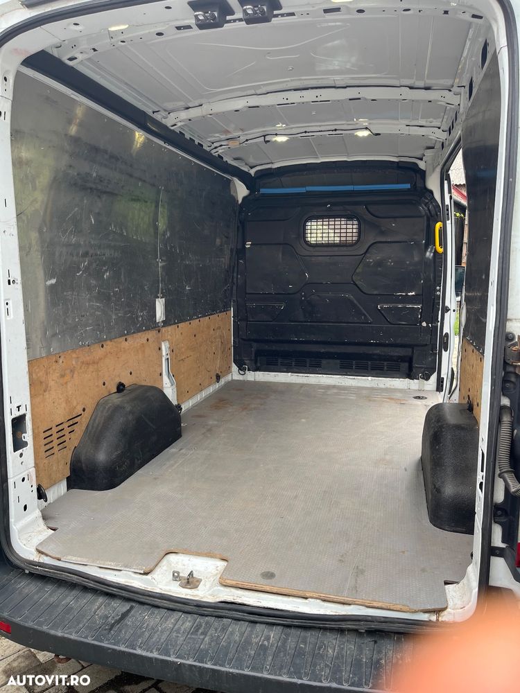 Ford Transit - 10