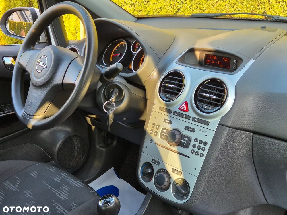 Opel Corsa 1.2 16V Edition / Active - 37