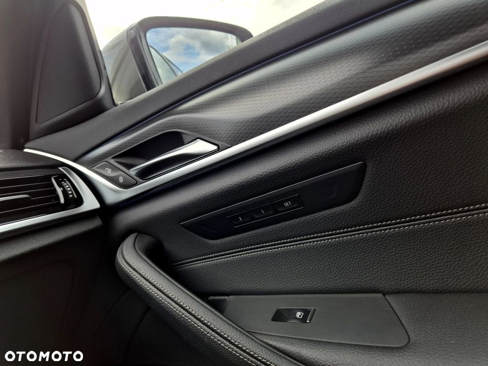 BMW Seria 5 520e M Sport sport - 18