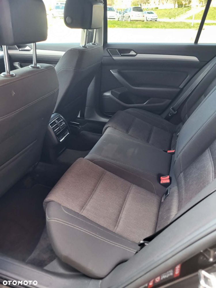 Volkswagen Passat 2.0 TDI SCR DSG Highline - 12