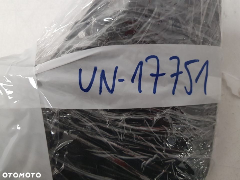 VOLVO XC 60 II 2 CHLAPACZ PRAWY TYLNY TYŁ  31435997 - 5