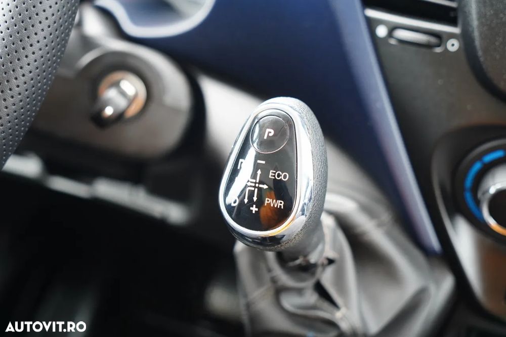 Iveco DAILY 35-160 / CONTAINER 4.2 M / LIFT - 750 kg / TWIN GVWR: 3500 KG - 32