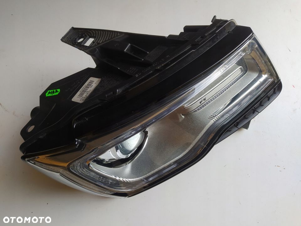 JEEP GRAND CHEROKEE WK2 XENON LAMPA PRZEDNIA PRZOD - 1