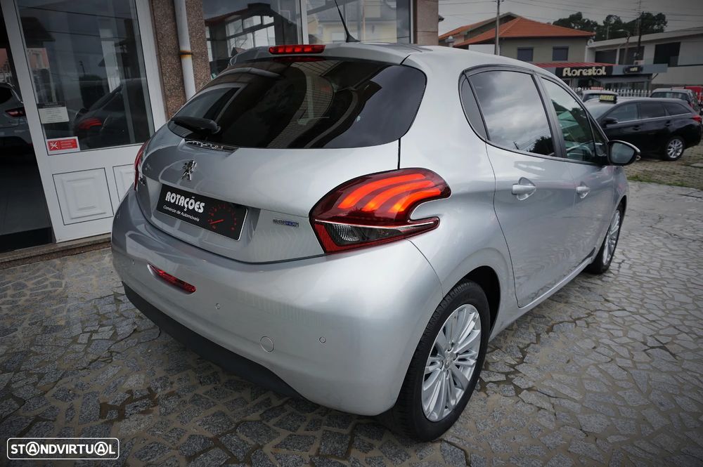 Peugeot 208 1.6 BlueHDi Style - 5