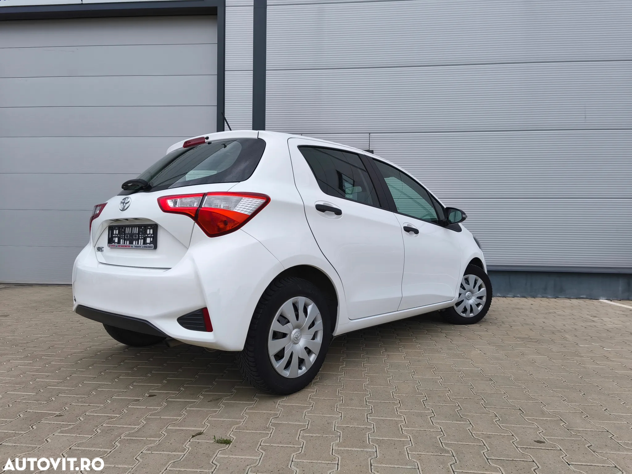 Toyota Yaris 1.0 L VVT-i Terra - 4