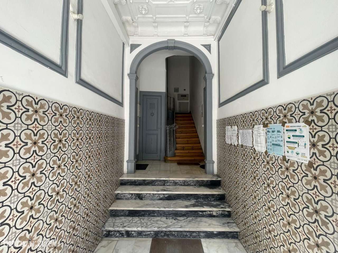 T3 Renovado para arrendamento na Rua António Pereira Carrilho - Grande imagem: 3/25