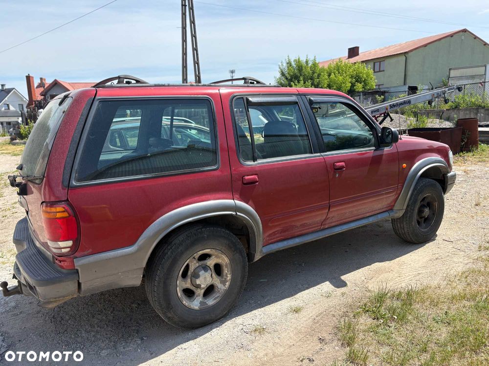 Ford Explorer - 3