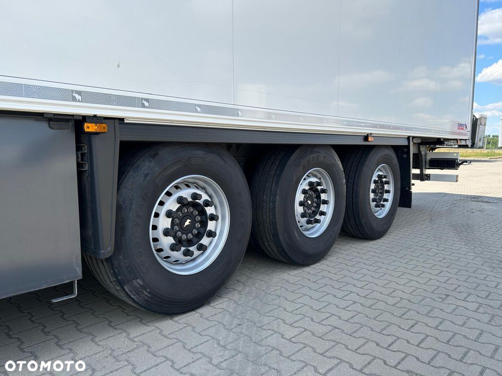 Schmitz Cargobull ThermoKing SLXi300; DOST; Uchwyty promowe, Paleciara - 3