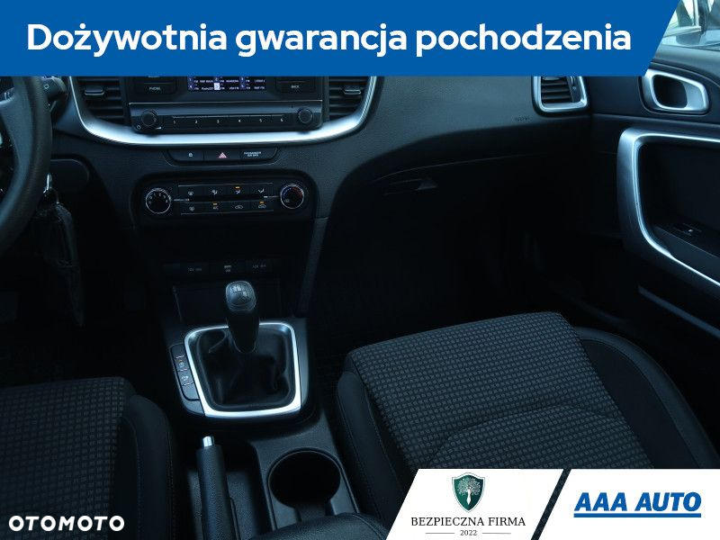 Kia Ceed - 9