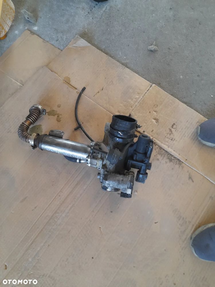 EGR  VOLVO V70 2,4 D5