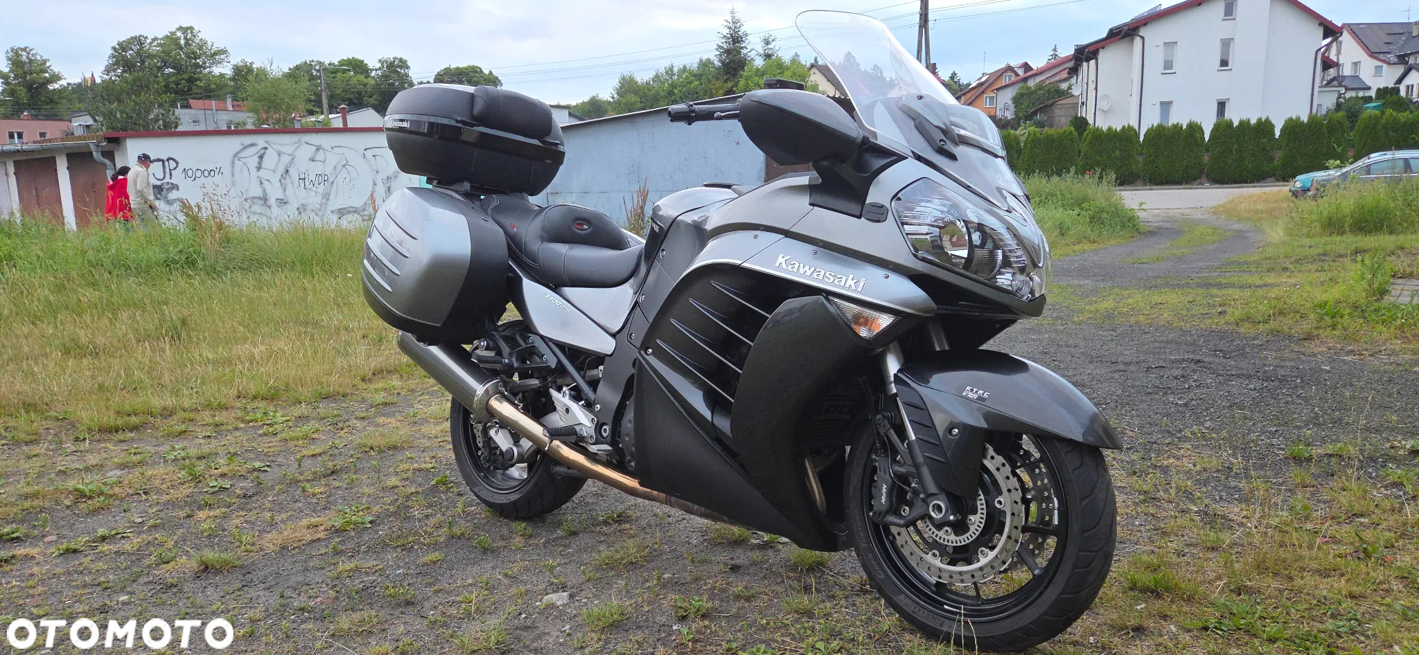 Kawasaki GTR - 6