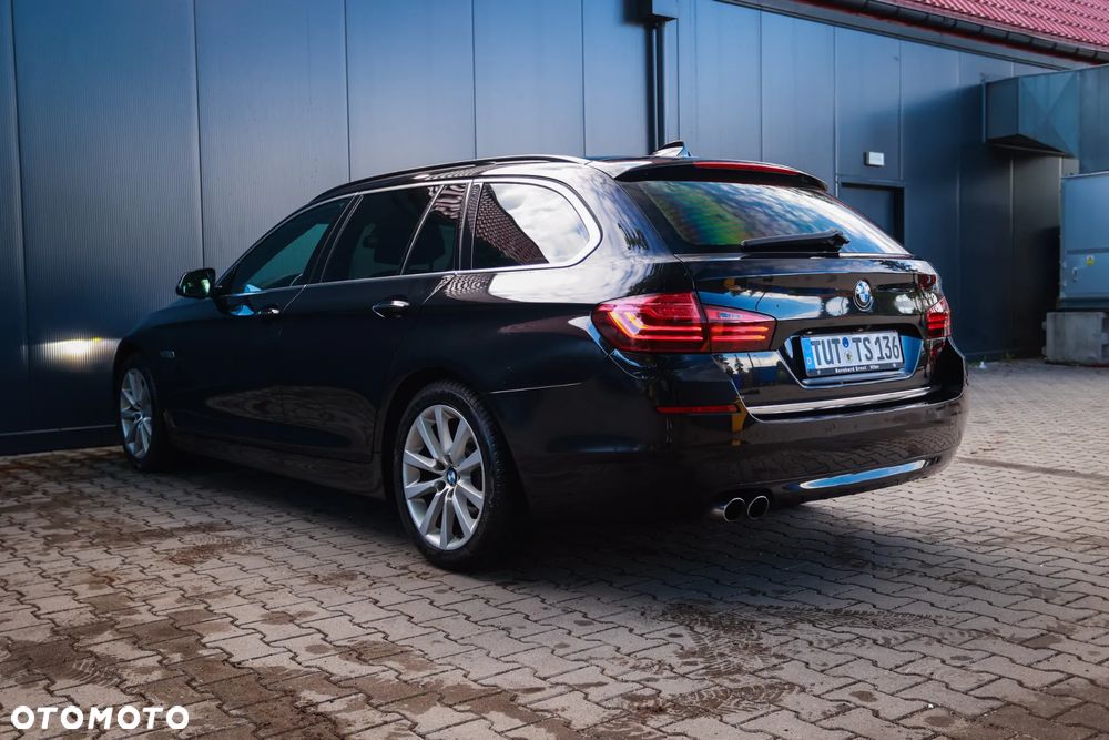 BMW Seria 5 525d Sport-Aut Luxury Line - 6