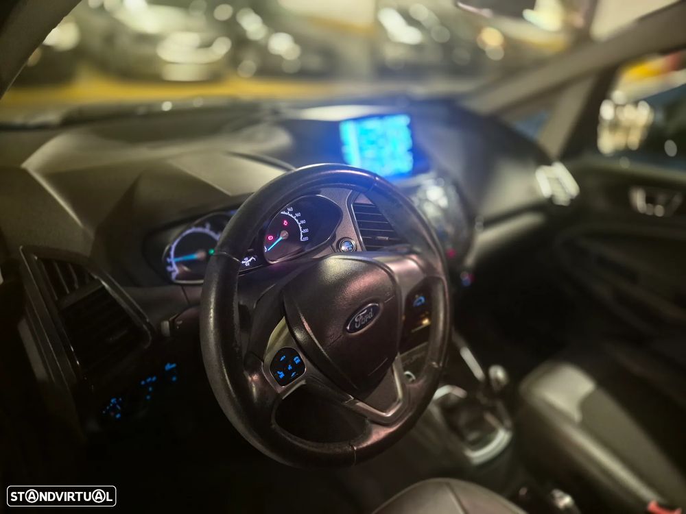 Ford EcoSport 1.0 EcoBoost Titanium - 17