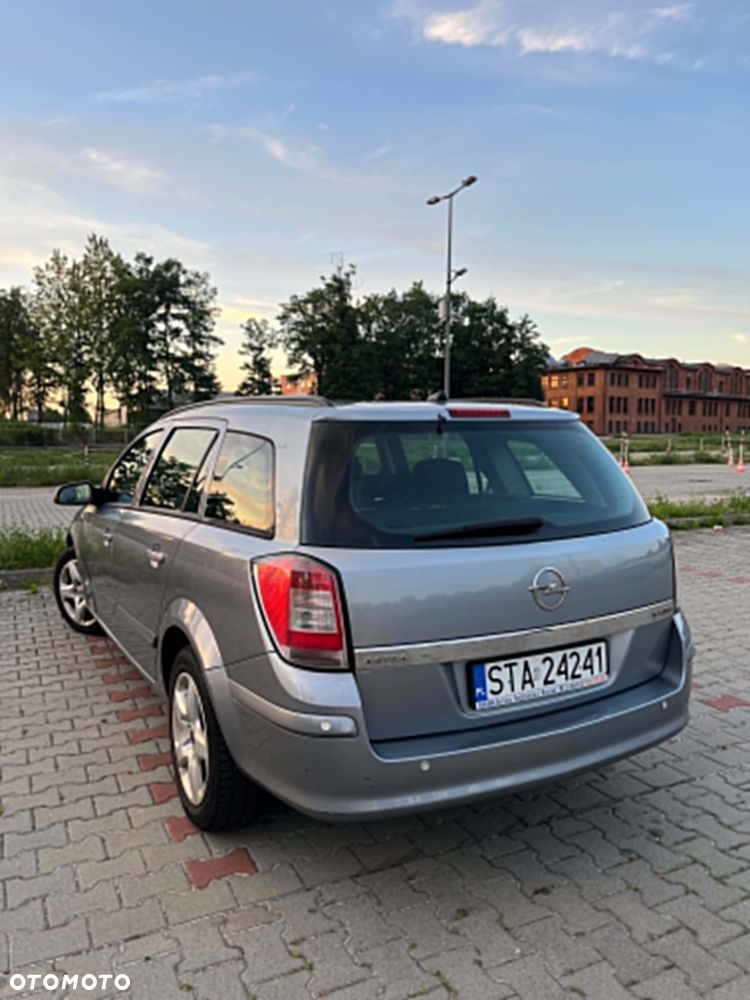 Opel Astra 1.9 CDTI - 11