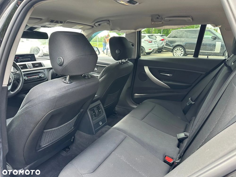 BMW Seria 3 320d - 10
