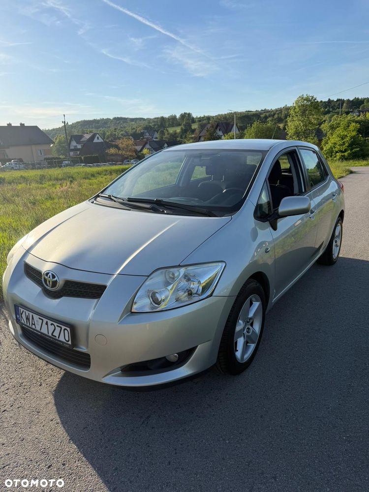 Toyota Auris 1.6 Executive - 1