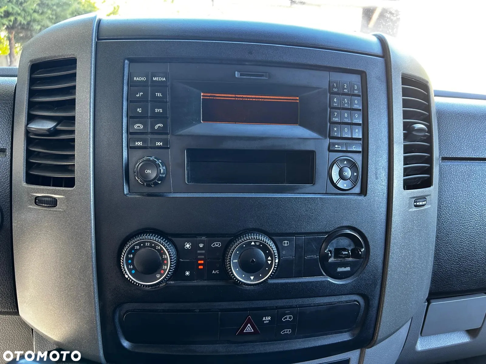 Mercedes-Benz Sprinter - 21