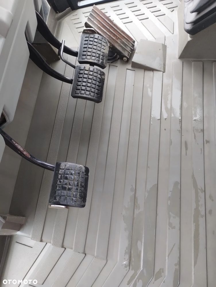 Massey Ferguson 8120 DynaShift 1996R - 15