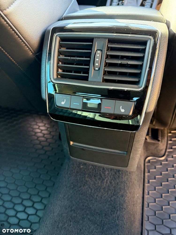 Skoda Superb 2.0 TDI L&K DSG - 14