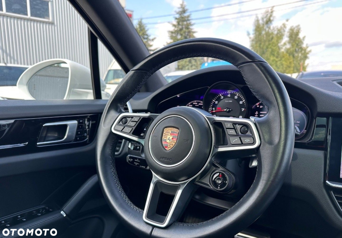 Porsche Cayenne - 17